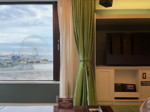room detail thumbnail 2
