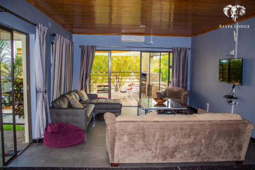 Resta Lodge  in การิบา