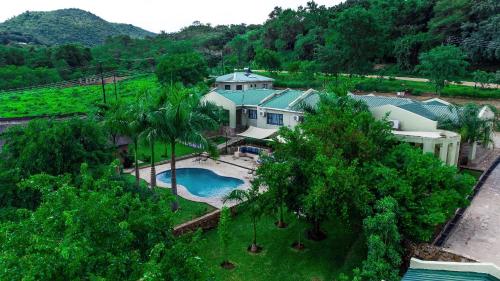 Resta Lodge  in การิบา