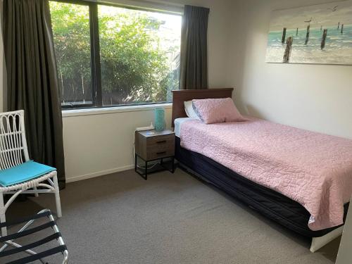 Brookfield Breakaway -2 bedrooms in house in Matua