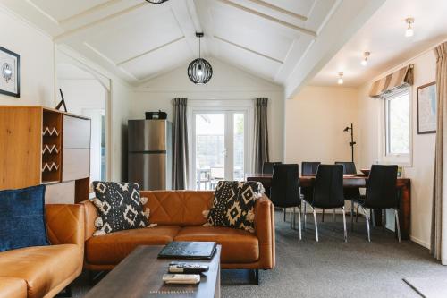 3 bedrooms, 4 beds
