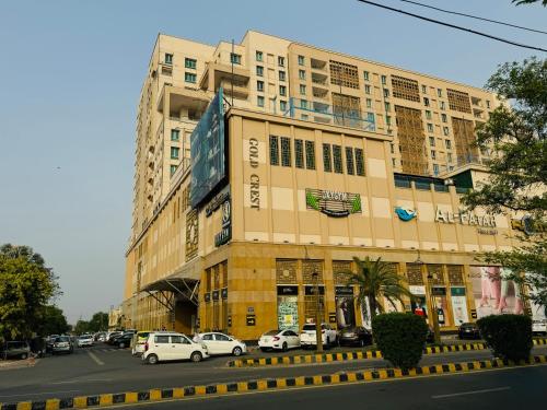 Gold Crest Executive Residency - LMY Hospitality DHA Lahore - image 14