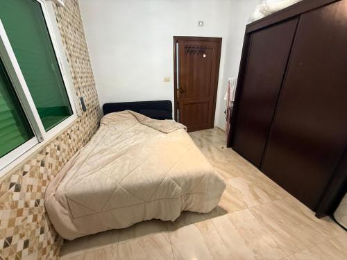 Prime Location! Bright Flat near University St - main image