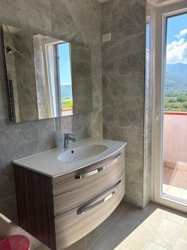 Casa del sole in Монтекорвіно-Ровелла