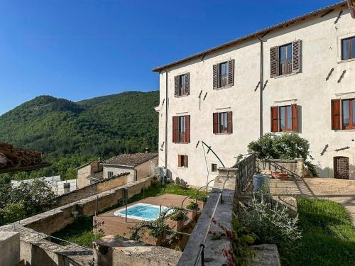 Viesnīcas āriene, Historic Palace Overlooking Piana Di Navelli in San Pio Delle Camere