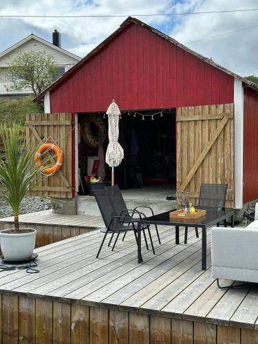 Vista exterior, Idyllic Cabin At Bømlafjorden With Sea View in Mosterhamn
