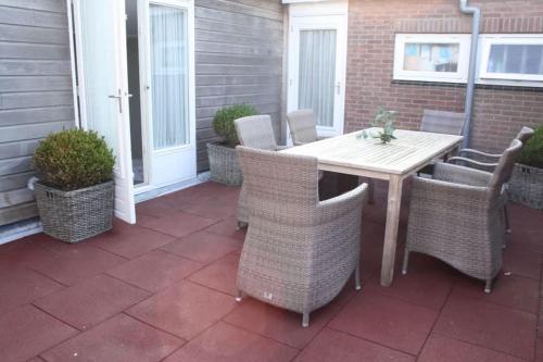 Spacious Apartment with Sauna & Roof Terrace in Domburg - Ooststraat 3 in Domburg