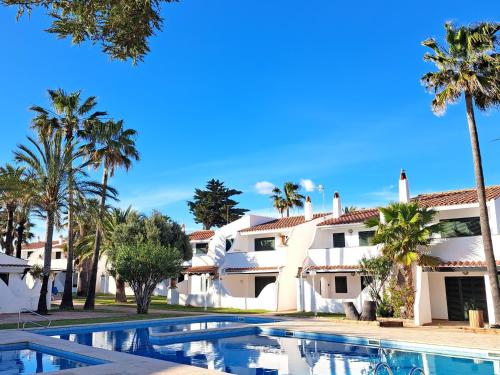 Apartamento con Vistas a la piscina