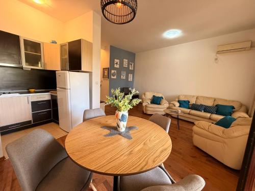 Marina Cape SP private apartments – khách sạn tại Cherno More
