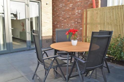 Holiday home with beach cabin in Domburg - Singel 5a in Domburg