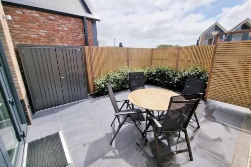 Holiday home with beach cabin in Domburg - Singel 5a in Domburg
