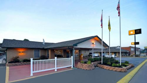 . M Star Hotel Searcy
