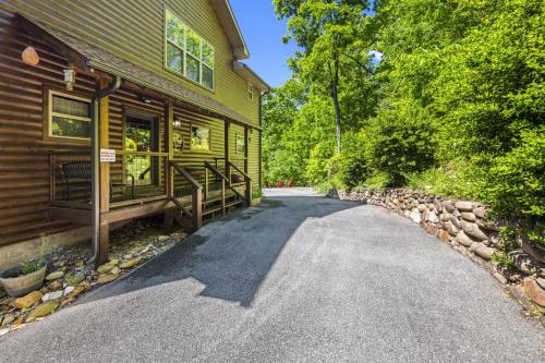 A Tree Top View home - image 2