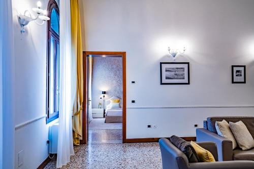 Ca' del Monastero 4 Collection Apartment up to 8 Guests with Lift - image 33