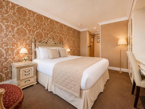 Ashburn Hotel - image 22