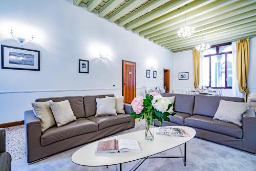 Ca' del Monastero 4 Collection Apartment up to 8 Guests with Lift - image 44