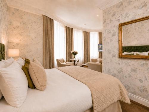 Ashburn Hotel - image 26