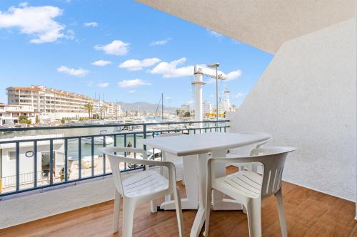 WELCS APARTAMENTO 369 EMP en el puerto con terraza