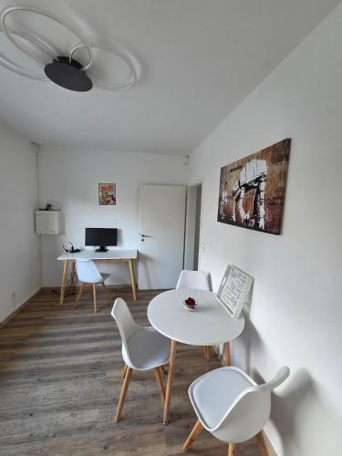 All-In Rhein-Main - Pool, Sauna, Fitness & Workspace! in Ginsheim-Gustavsburg