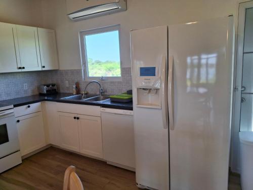Shoreline cottages in ชาร์ลสทาวน์