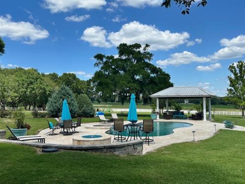 Deluxe Farm Studio Apt with Pool View - Santa Fe, FL