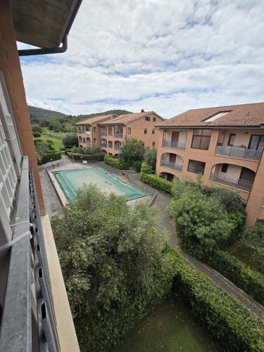 Басейн, Appartamento Morelli Beach - Via Rossana Benzi in Ріоторто
