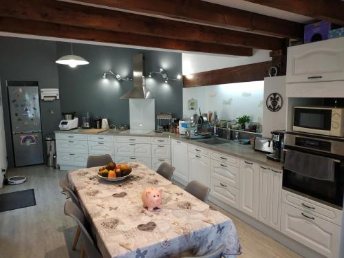 VILLA 30MN MER, CLASSE, CALME, TOTALE INTIMITE, PISCINE, HAMMAM & JACUZZI 8 Pers in Beaulieu (Languedoc-Roussillon)
