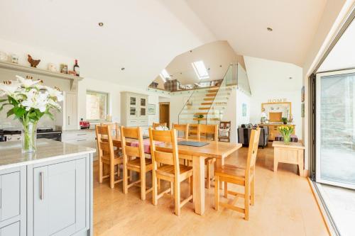 Iekārtas, 5 Bed in Slapton oc-s41370 in Strete