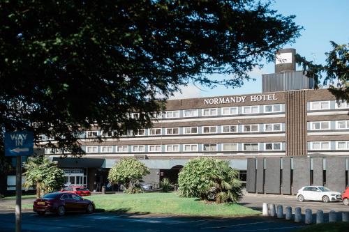 Exterior view, Normandy Hotel near Dragon Palace