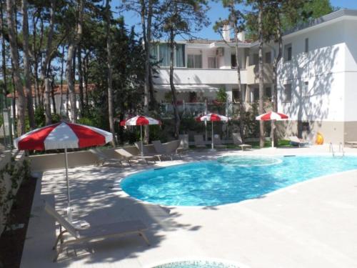 Two-room flat in a residence with pool and hot tub