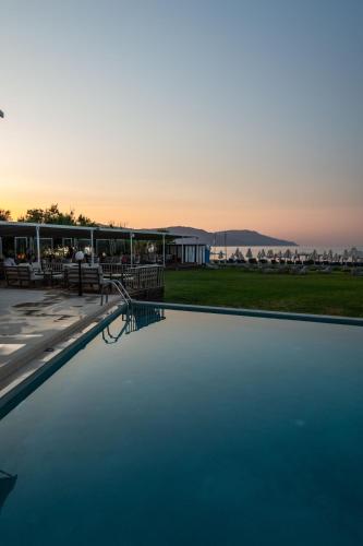 Happy Days Beach Hotel - image 44