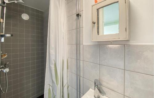 Bathroom, 1 Bedroom Gorgeous Home In Kopingsvik in Palmelund