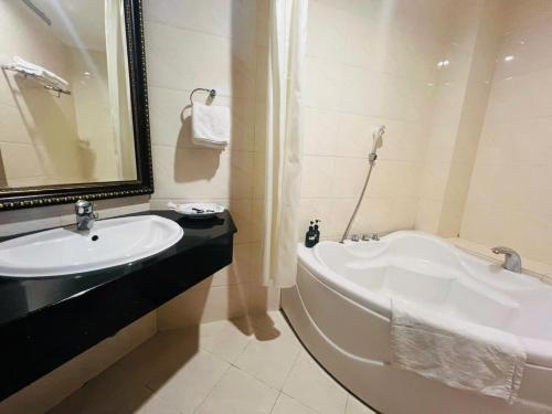 White Lion Hotel Room Type - Superior Triple Room