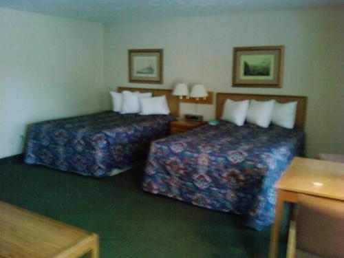 2 double beds
