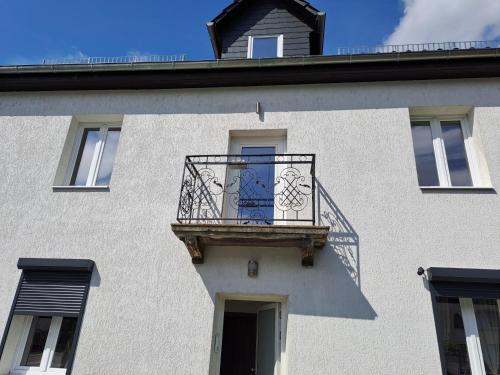 Voll ausgestattete Monteur- Ferienwohnung direkt an der Raffinerie Leuna in einer Villa mit kleinem  in Mersebourg
