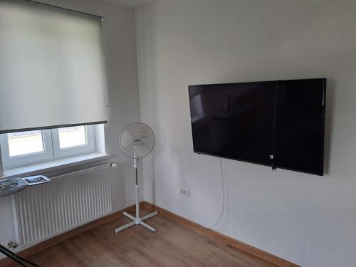 Voll ausgestattete Monteur- Ferienwohnung direkt an der Raffinerie Leuna in einer Villa mit kleinem  in Mersebourg