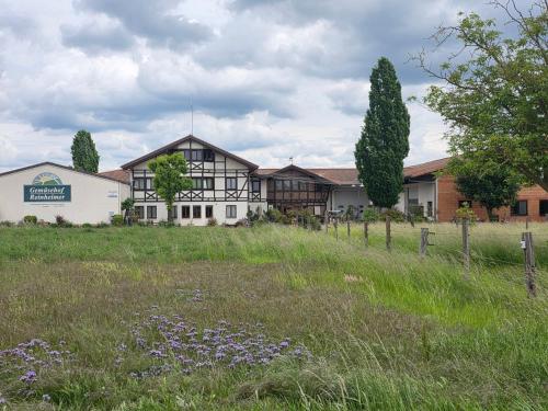 Shops, All-In Rhein-Main - Pool, Sauna, Fitness & Workspace! in Ginsheim-Gustavsburg