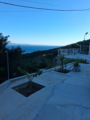 VILLA NEFELI in Piqeras