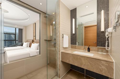 room detail thumbnail 2