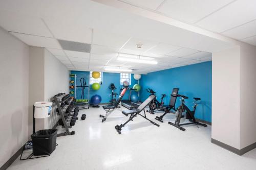 Modern Indy Studio Near Downtown & Mass Ave Escape - image 3