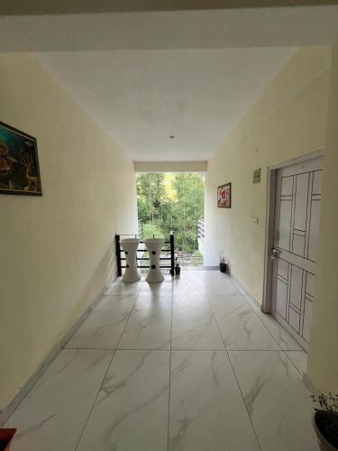 Taksh Holiday Home in Bandrol