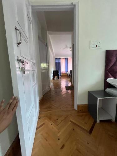 Taksh Holiday Home in Bandrol