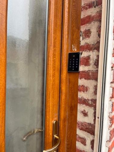 Cozy Studio with Private Jacuzzi, Modern Comfort in Douai