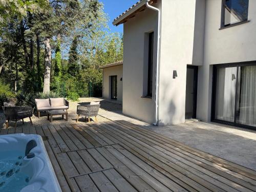 Skats, Villa avec Piscine et Spa in Salles-d'Aude