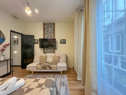 Urban Flat 21 - Chaplin Atelier in central Paris - image 14