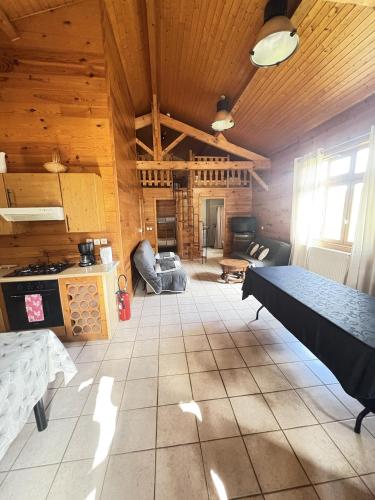 Chalet Le Truffier pour 29 Personnes in Genissieux (Rhone-Alpes)