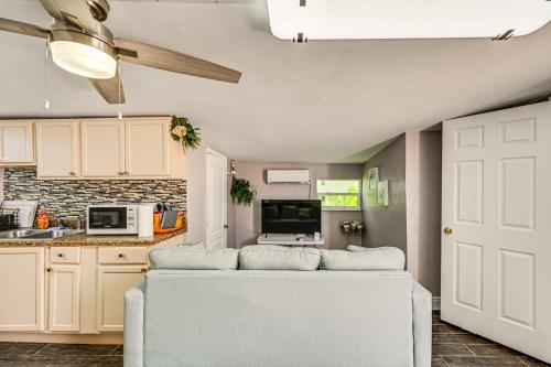 2 Mi to Public Pool! Cozy Naples Cottage w/ Patio in Lely Resort