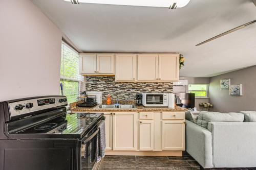 2 Mi to Public Pool! Cozy Naples Cottage w/ Patio in Lely Resort