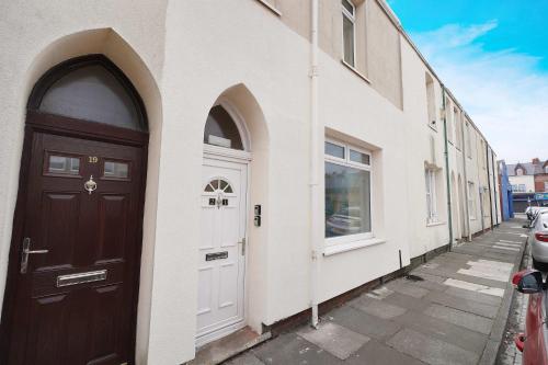 Exterior view, Elegant 4BR Luxury Residence on Houghton Street in Hartlepool