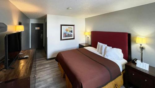 Magnuson Hotel Fort Wayne North - Coliseum - image 36